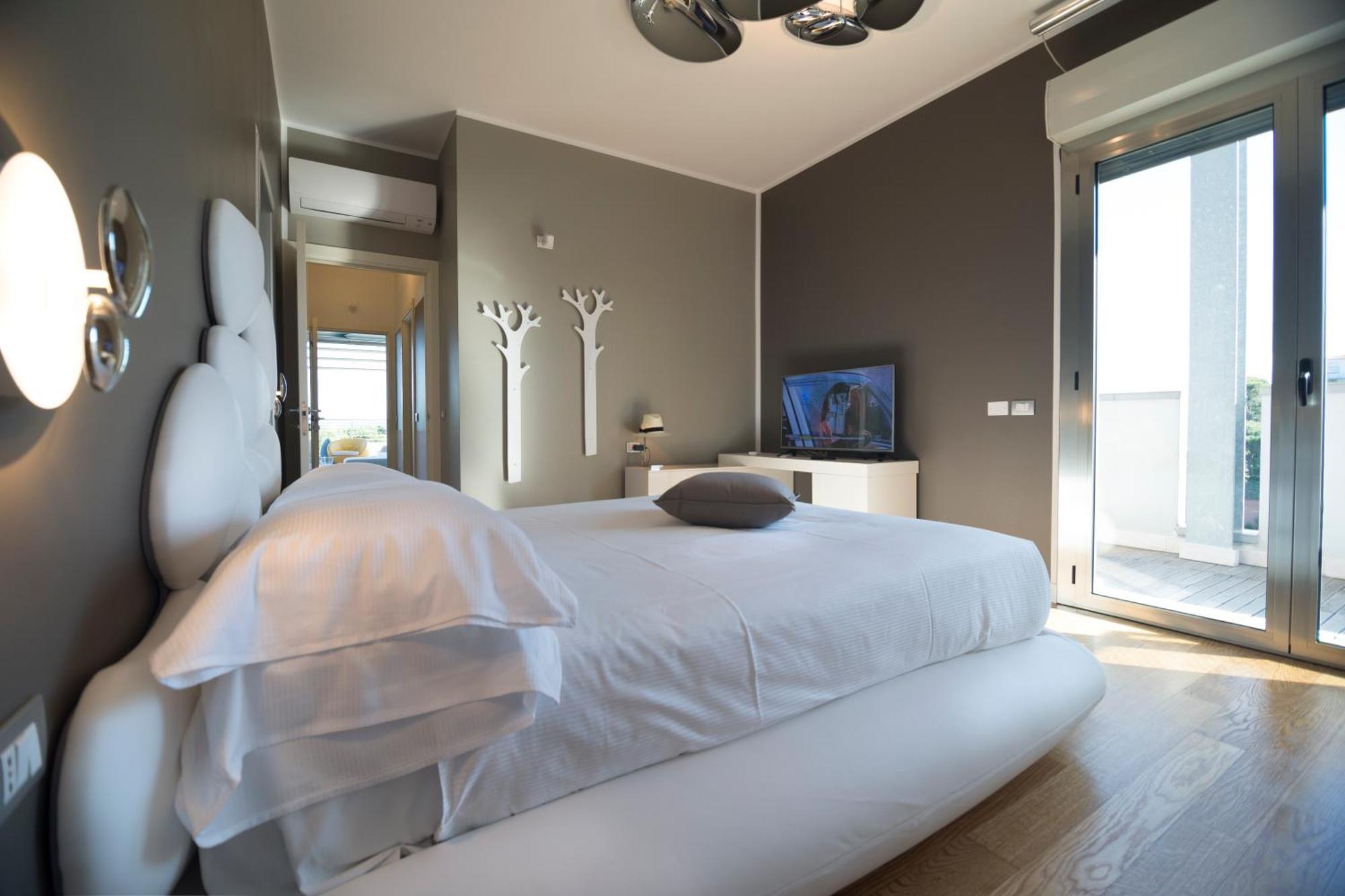The One Hotel - Designed For Adults - Pet Lovers リッチョーネ エクステリア 写真
